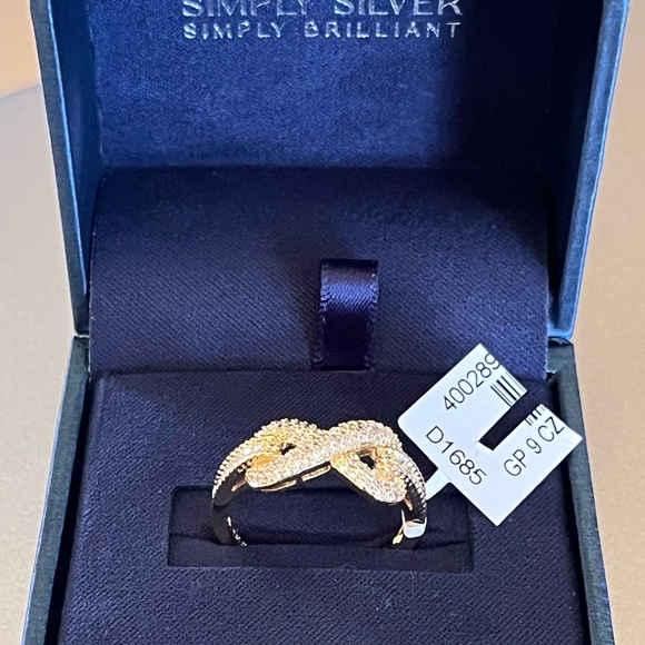 Ladies CZ Bow/Figure Eight Ring Size 9 NEW - Picture 3 of 8